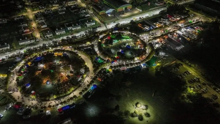 kicillof propuso a la fiesta de la guitarra de dolores como el cosquin de la provincia de buenos aires