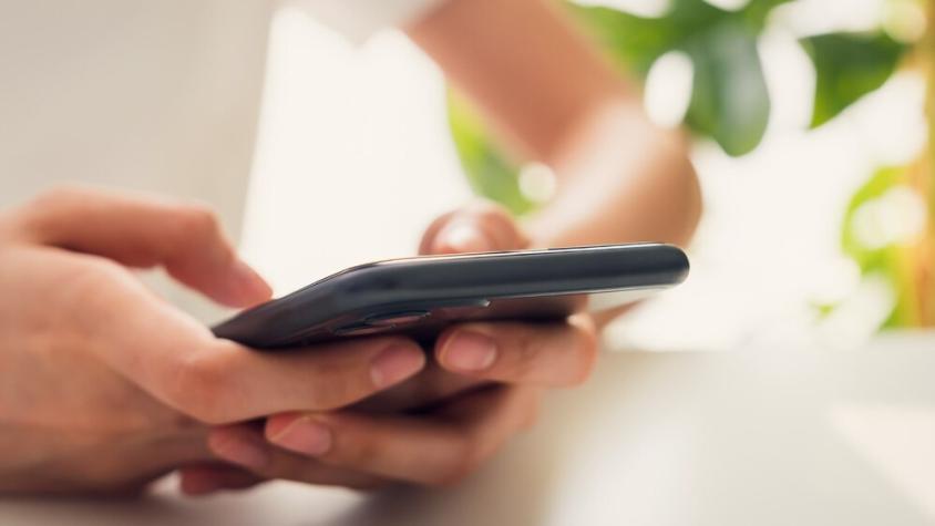 mujer-smartphone_2034-2322.jpg