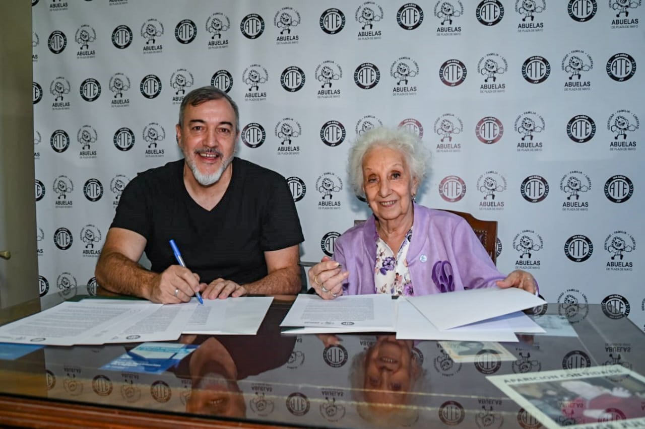 ATE y Abuelas de Plaza de Mayo firman histórico convenio a 41 años de la recuperación de la democracia WhatsApp Image 2024-12-10 at 18.49.24