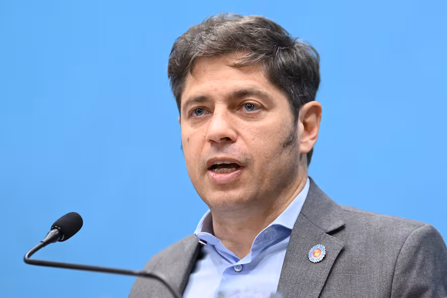 Kicillof en Radio 10: "No voy a permitir que quiebren la provincia de Buenos Aires" el-gobernador-bonaerense-axel-XPW3RY66X5FHXBT673ROLIIABI