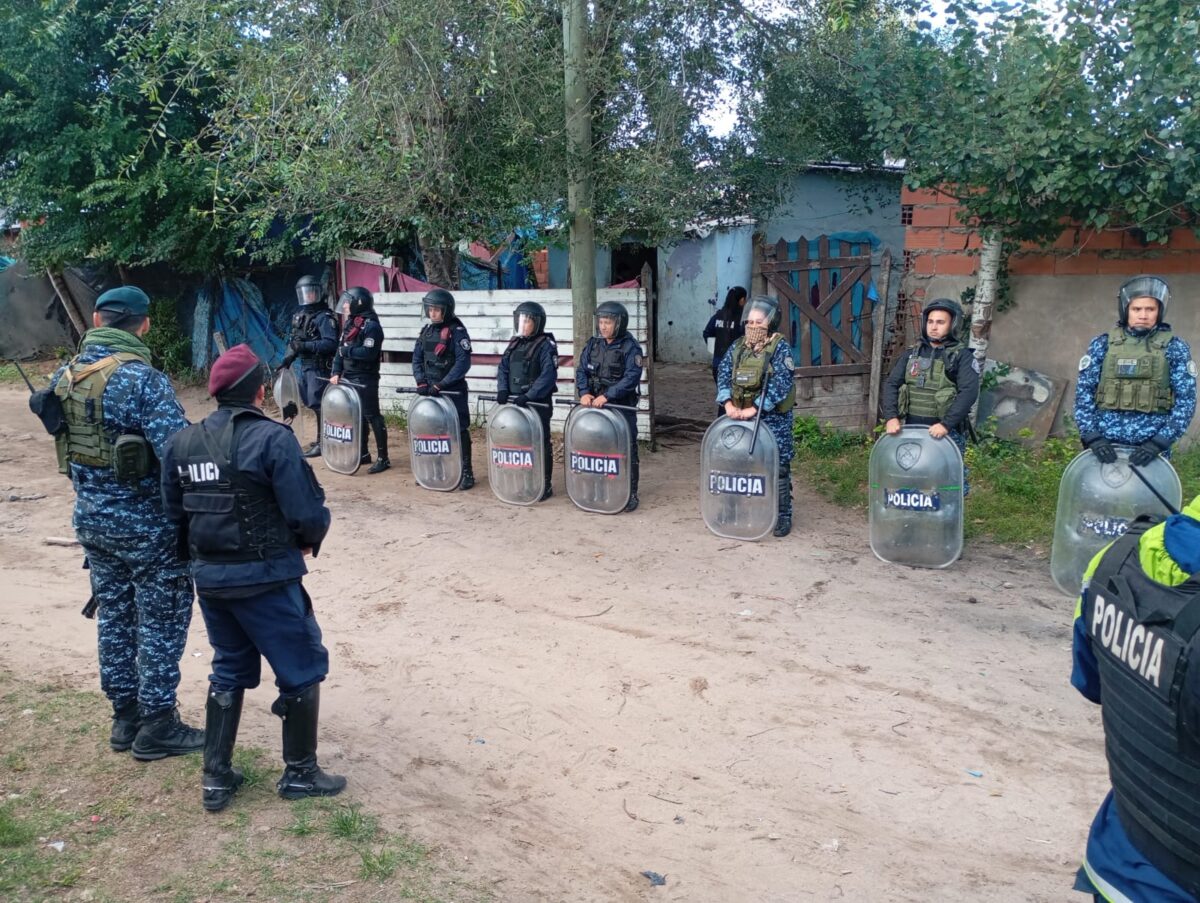 VILLA GESELL : ALLANAMIENTO Y DETENCIÓN DE UN MENOR POR HOMICIDIO 1b447cbb-1b3b-441f-8abc-e652171b8f6e