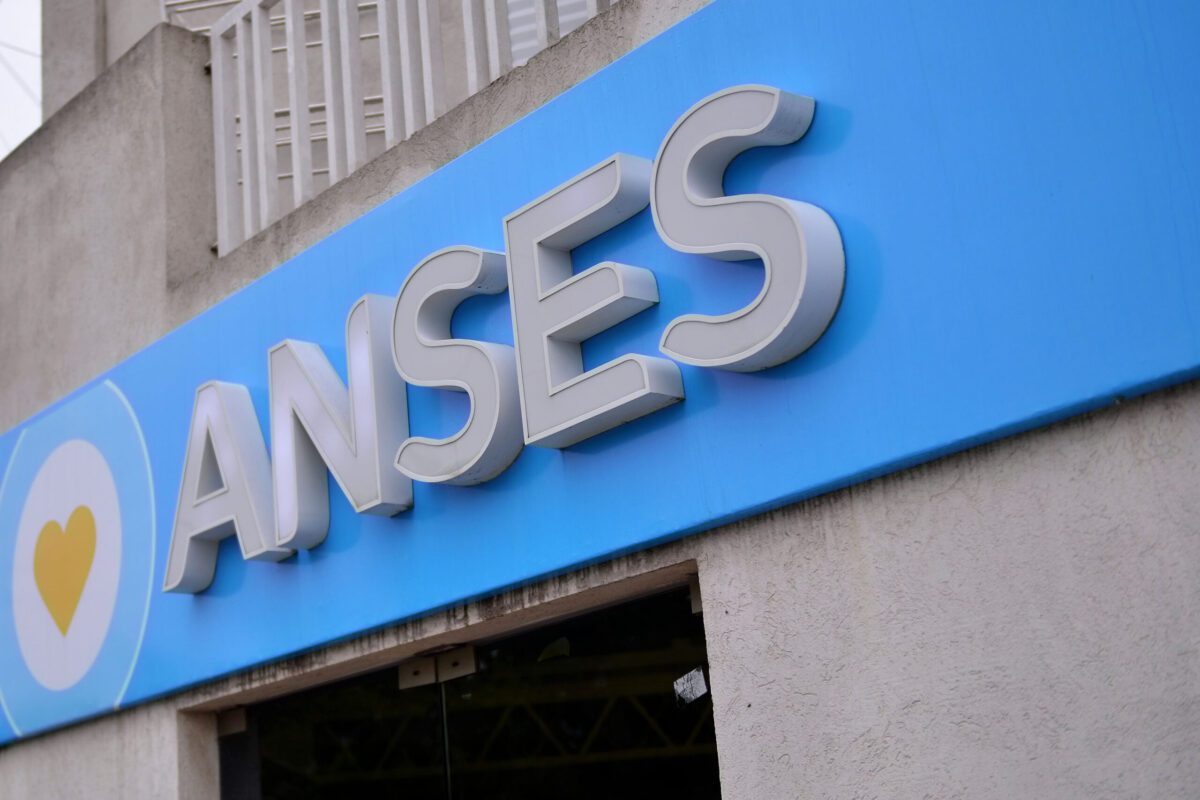 Jubilados, bajo la lupa: qué analiza el Gobierno para cumplir con la reforma previsional que exige el FMI Anses_1