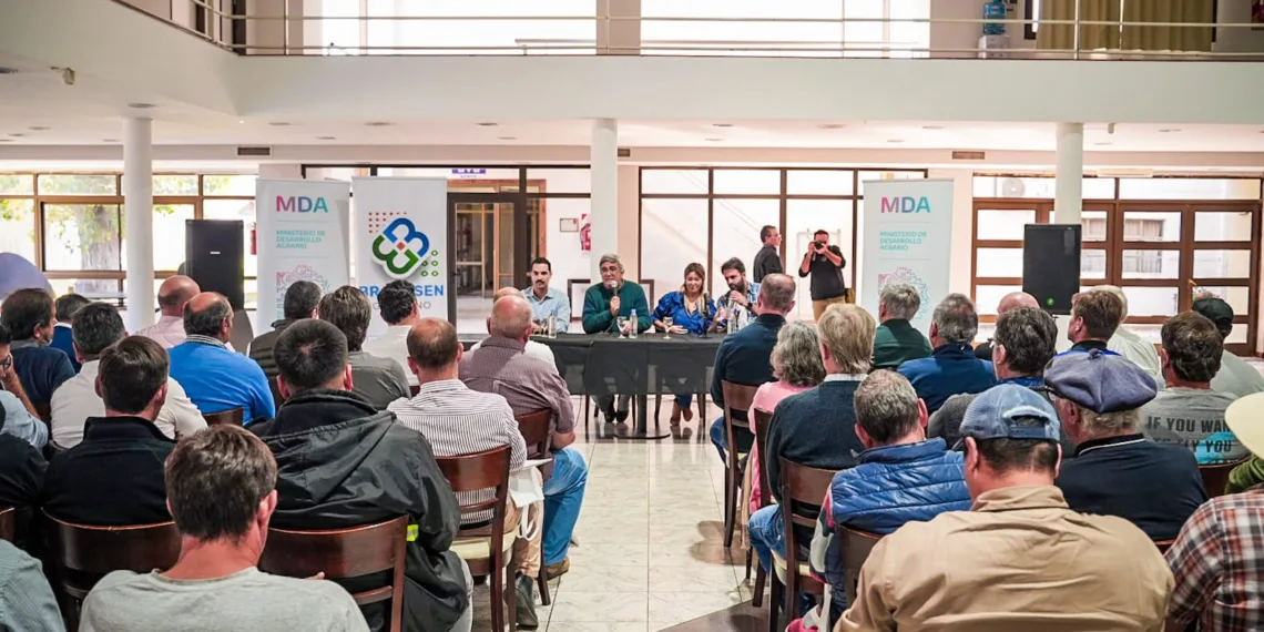Javier Rodríguez: “El camino rural es el primer kilómetro que se recorre” obra-1140x570