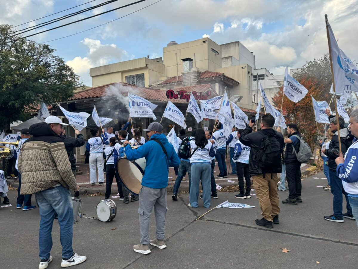 UTHGRA Mar del Plata profundiza medidas contra De Top Cake y exige el pago total de indemnizaciones WhatsApp Image 2025-05-17 at 16.40.08