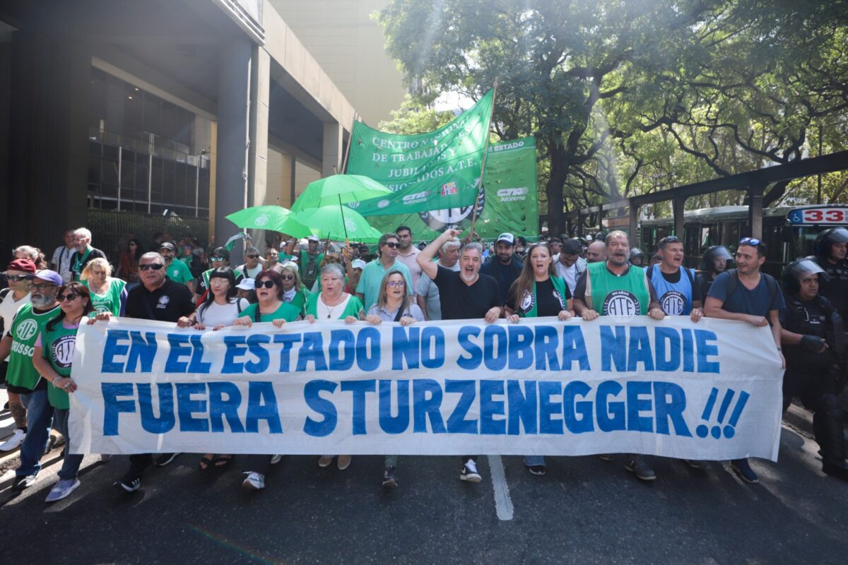ATE anunció un paro nacional de 24 horas y movilización al Congreso contra los “decretos truchos” de Sturzenegger ATE