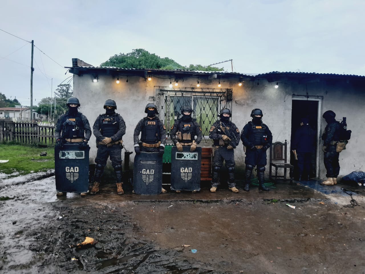Cayó una banda que robaba materiales de obra en Acantilados: dos detenidos y un motovehículo secuestrado WhatsApp Image 2025-05-24 at 19.25.39 (1)