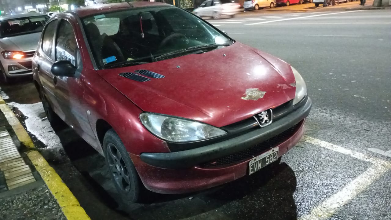 Tentativa de robo en Mar del Plata: detienen a un hombre tras forzar un auto en pleno centro WhatsApp Image 2025-05-26 at 08.56.25