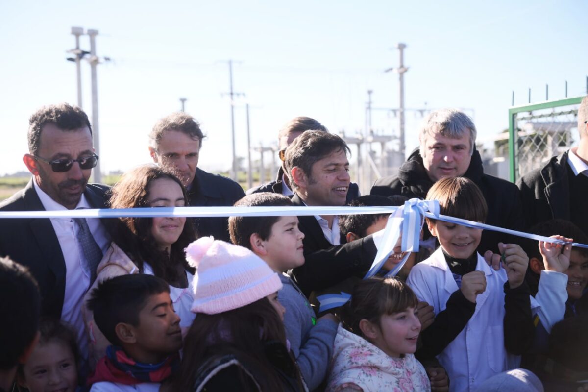 Kicillof inauguró la Estación Transformadora de Quenumá y entregó escrituras y móviles policiales en Salliqueló GsDIw1jWIAAZWNI