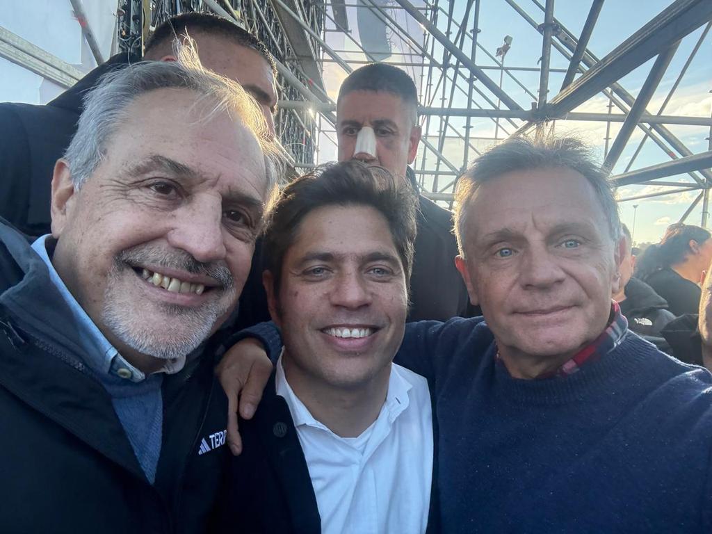 Pulti acompañó a Kicillof en el lanzamiento del Movimiento Derecho al Futuro: “Es un espacio más humano y comprometido con los argentinos” GsTwNZFWQAEpMTd