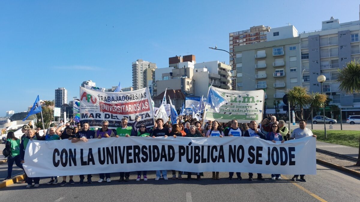 Universidad en crisis: docentes y nodocentes de la UNMDP van a paro de 48 horas por salarios y emergencia presupuestaria WhatsApp Image 2025-06-10 at 09.24.47