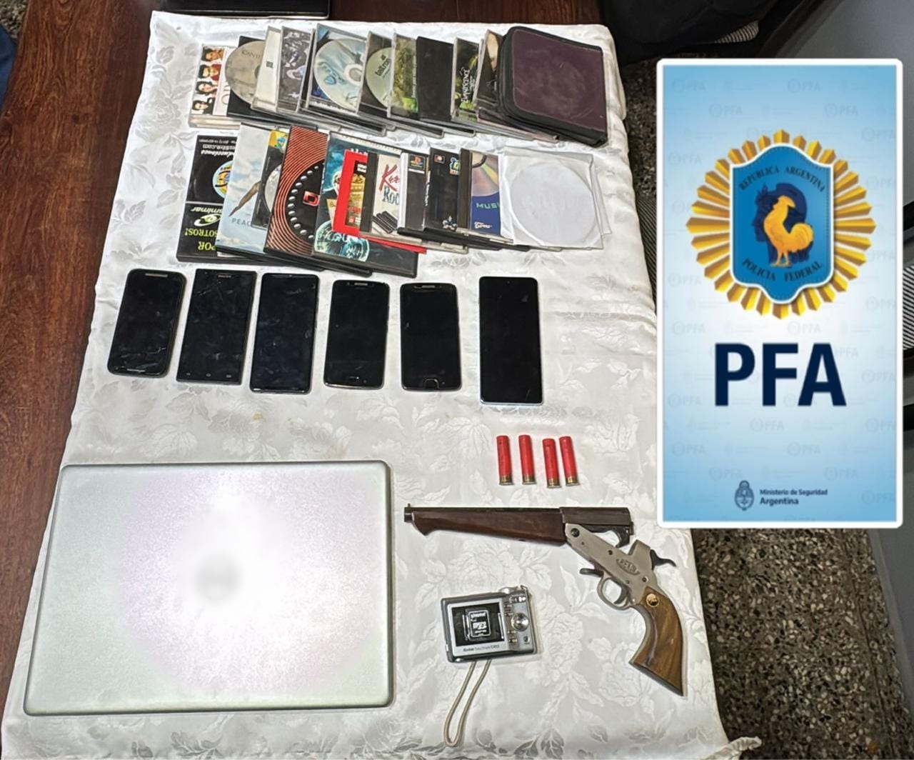 Megaoperativo en el Conurbano: desbaratan una red de pornografía infantil y detienen a 25 personas WhatsApp Image 2025-06-14 at 16.16.09 (1)