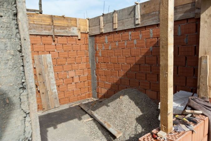 Embargan 60 inmuebles y 17 vehículos por millonaria estafa con la venta de propiedades “de pozo” Embargan 60 inmuebles y 17 vehículos por millonaria estafa con la venta de propiedades “de pozo”