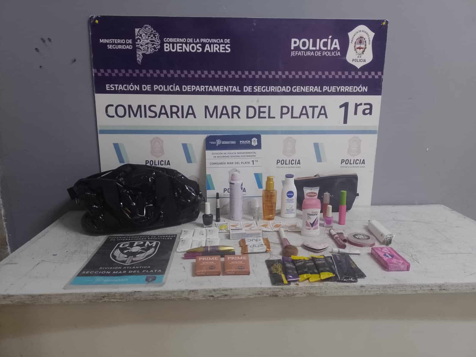 Mar del Plata: Aprehendieron a una mujer tras intentar robar cosméticos de un local céntrico WhatsApp Image 2025-07-14 at 17.16.11 (1)