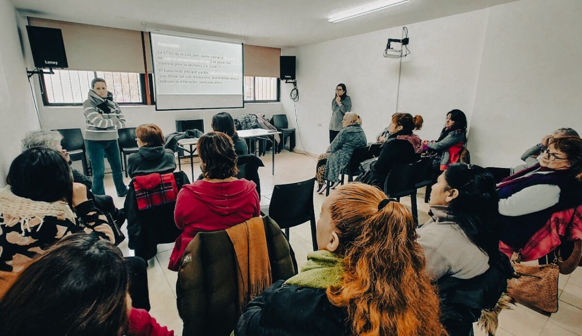 Nuevo curso gratuito para cuidadores domiciliarios: actualización con perspectiva en demencias y redes de apoyo Nuevo curso gratuito para cuidadores domiciliarios
