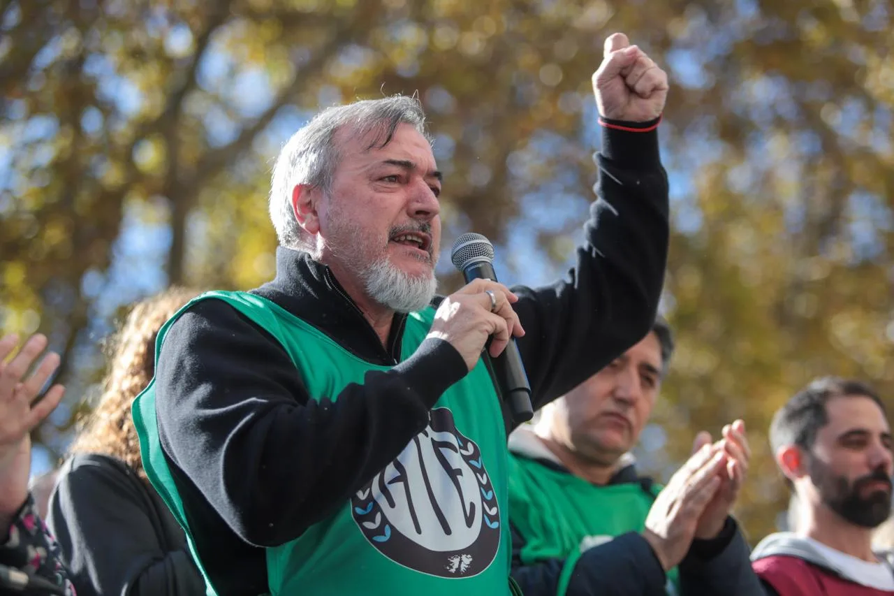ÚLTIMO MOMENTO | ATE rechazó la paritaria de 2% en diciembre: “Los estatales nunca nos hubiéramos imaginado un peor fin de año” aguiar