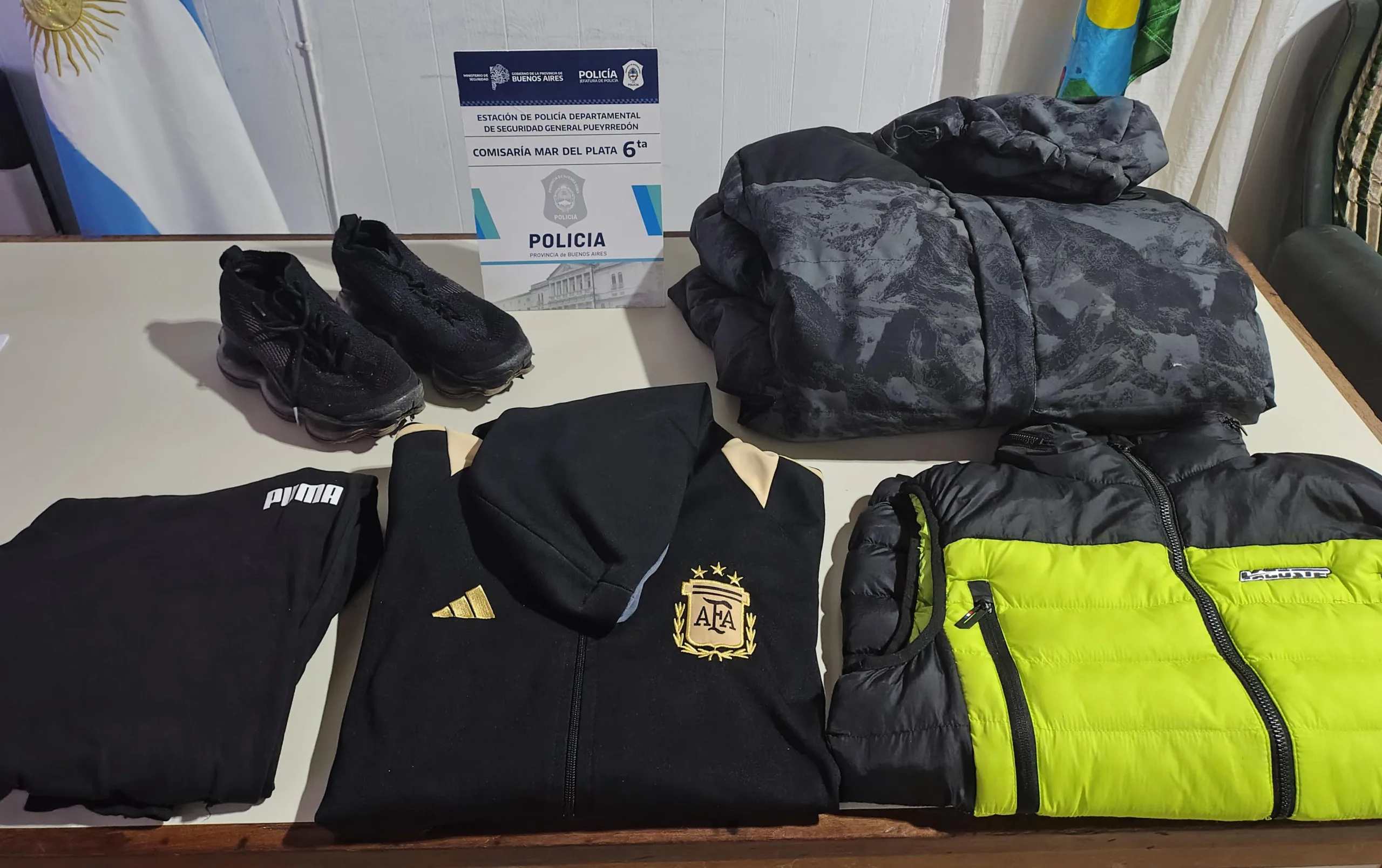 Mar del Plata: allanamientos por una banda de menores que asaltaba a choferes de aplicaciones IMG-20250821-WA0026