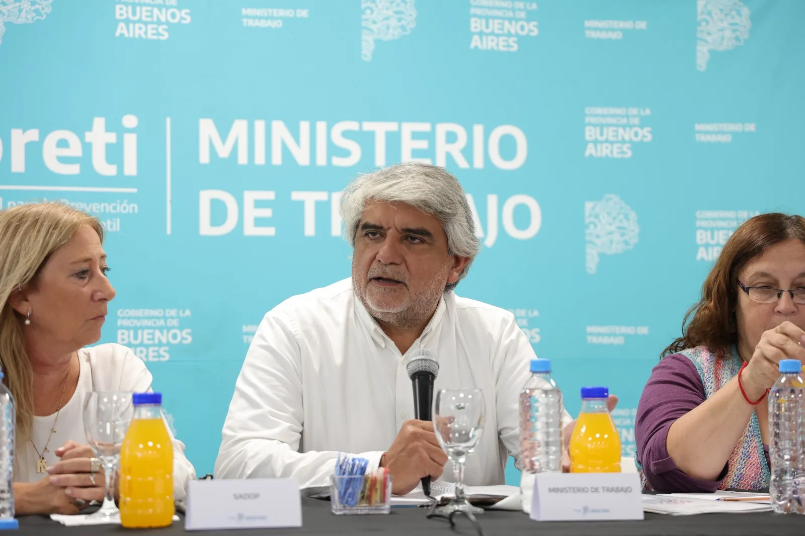 Walter Correa en Radio 10 Mar del Plata: “El desafío es sostener el trabajo en una Argentina con un gobierno nacional que apuesta a la timba financiera” Gl4WAUwXcAE5U-S