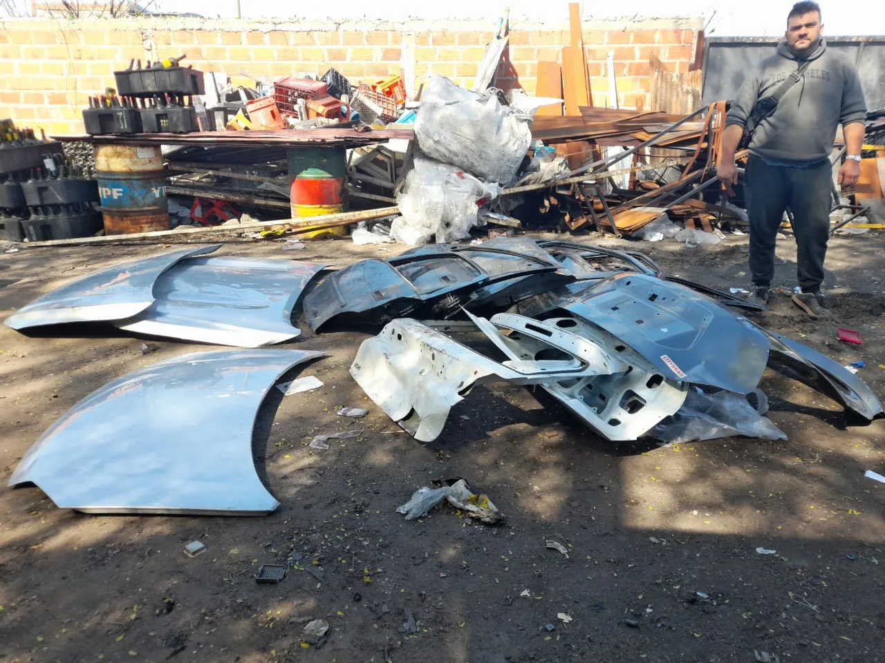 Allanan chatarrera en Fortunato de la Plaza y secuestran autopartes de vehículos robados WhatsApp Image 2025-09-16 at 17.52.52
