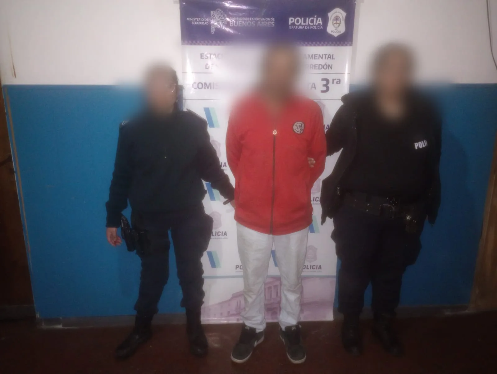 Hombre de 55 años detenido tras chocar varios autos y agredir a policías en Jacinto Peralta Ramos y 12 de Octubre WhatsApp Image 2025-09-08 at 09.59.05