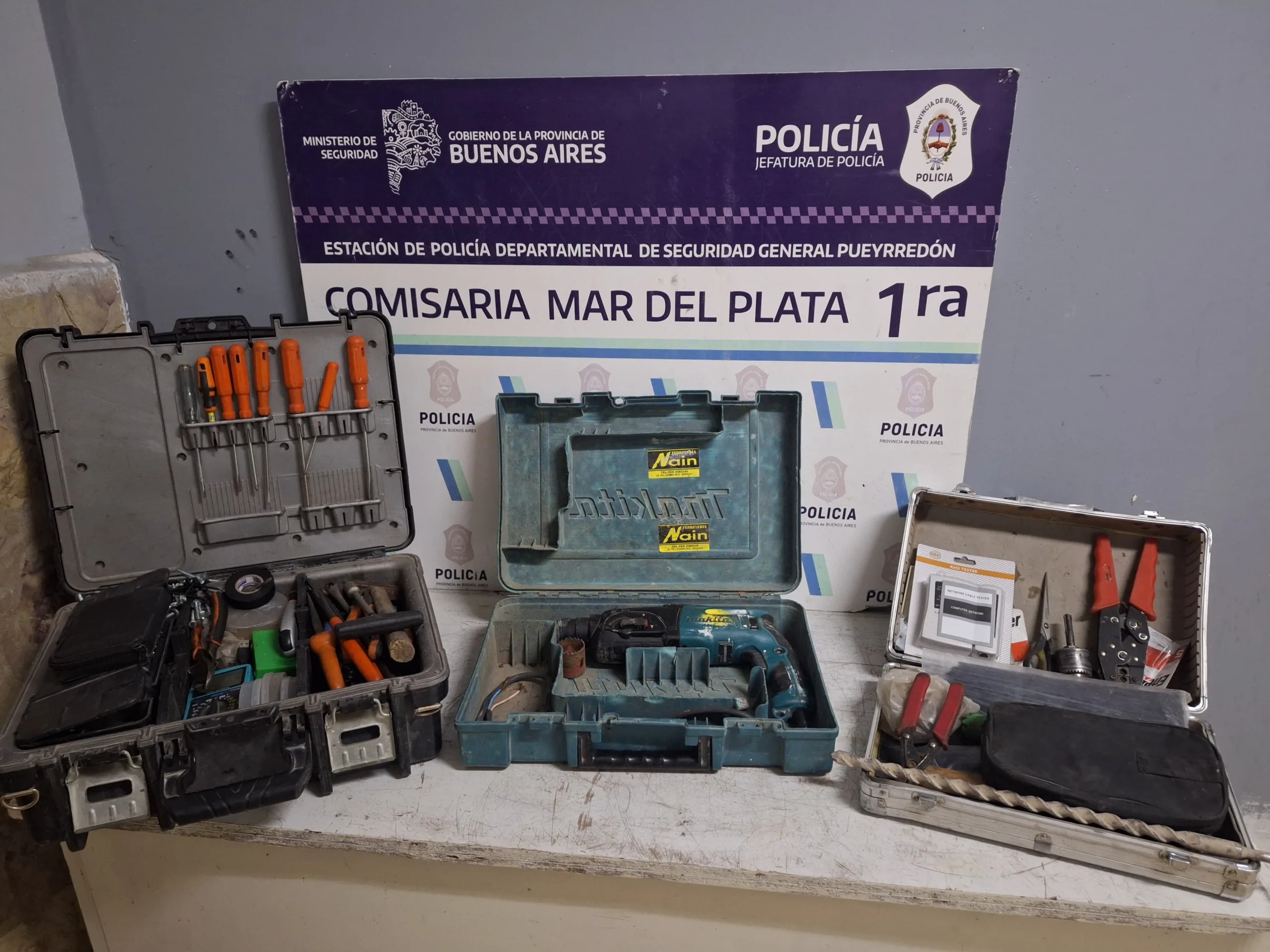 Intentó robar herramientas de una camioneta en pleno centro y terminó detenido WhatsApp Image 2025-09-02 at 09.37.00