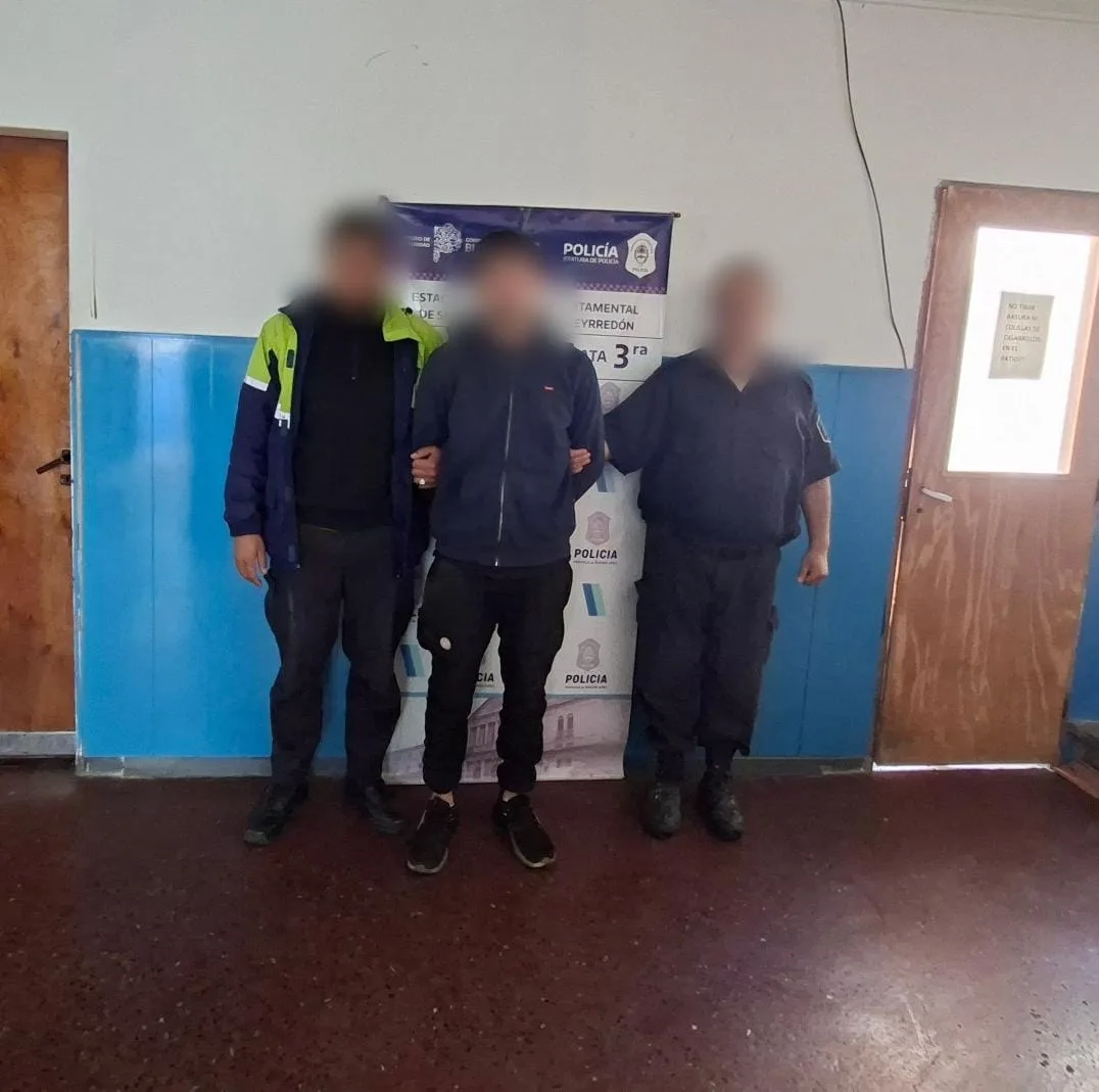 Intentó robar una camioneta en plena avenida Juan B. Justo y terminó detenido WhatsApp Image 2025-09-12 at 16.51.44