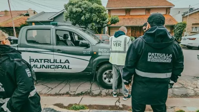 La Patrulla Municipal contra el delito… de estacionar mal: 377 denuncias a trapitos en agosto xWhatsApp,P20Image,P202025-09-04,P20at,P2013.05.52.jpeg.pagespeed.ic.qWAm3j9wxU
