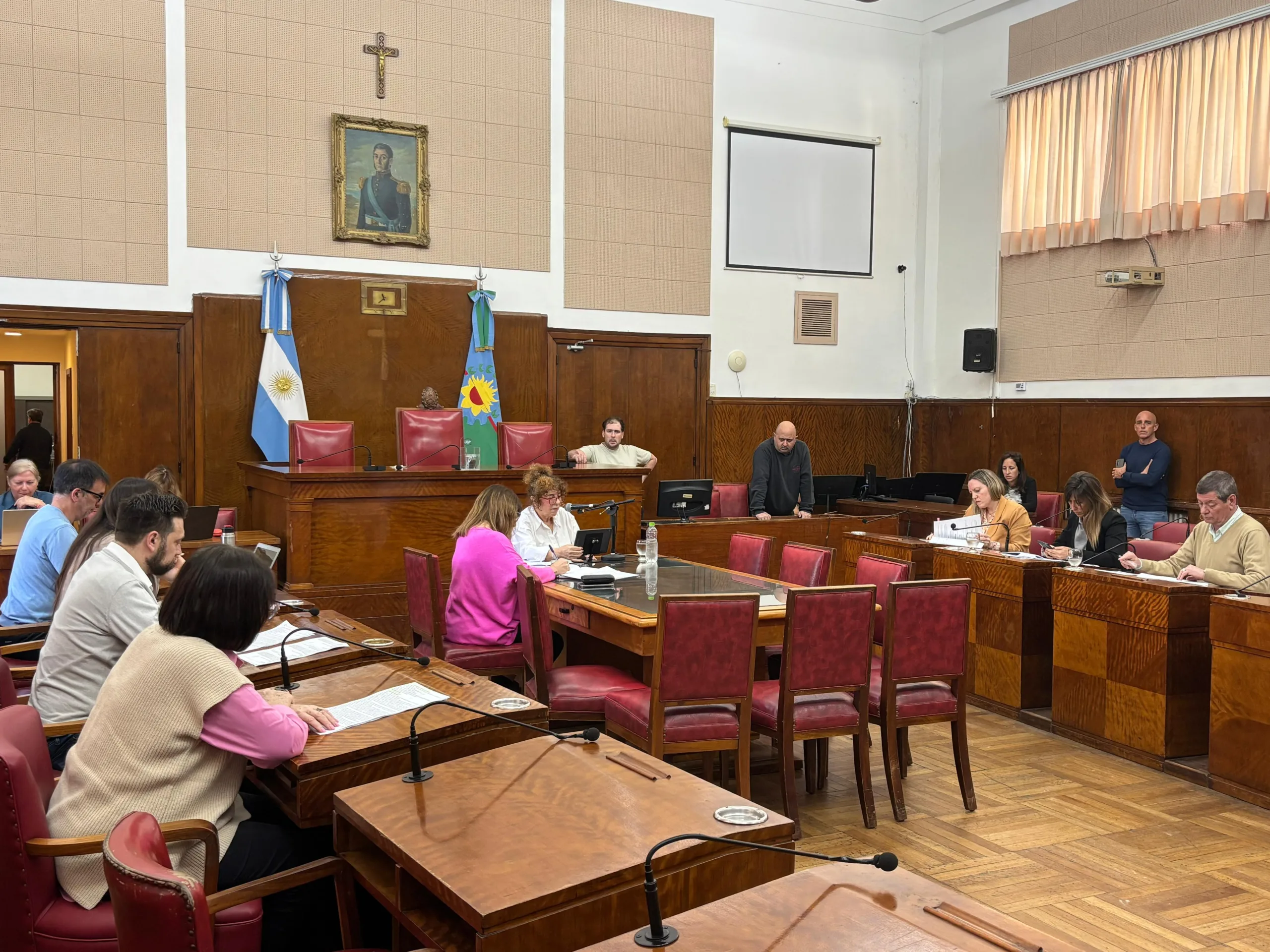 Regularización de obras: el oficialismo pidió esperar la respuesta del Ejecutivo antes de abrir el debate con colegios profesionales WhatsApp Image 2025-09-30 at 15.19.46