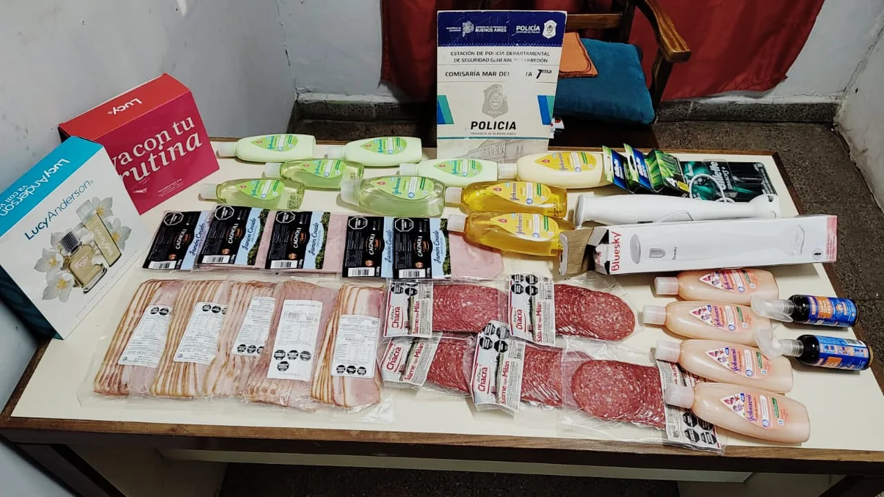 Robó fiambres y perfumes en Carrefour y fue detenida en Constitución WhatsApp Image 2025-09-15 at 11.17.13