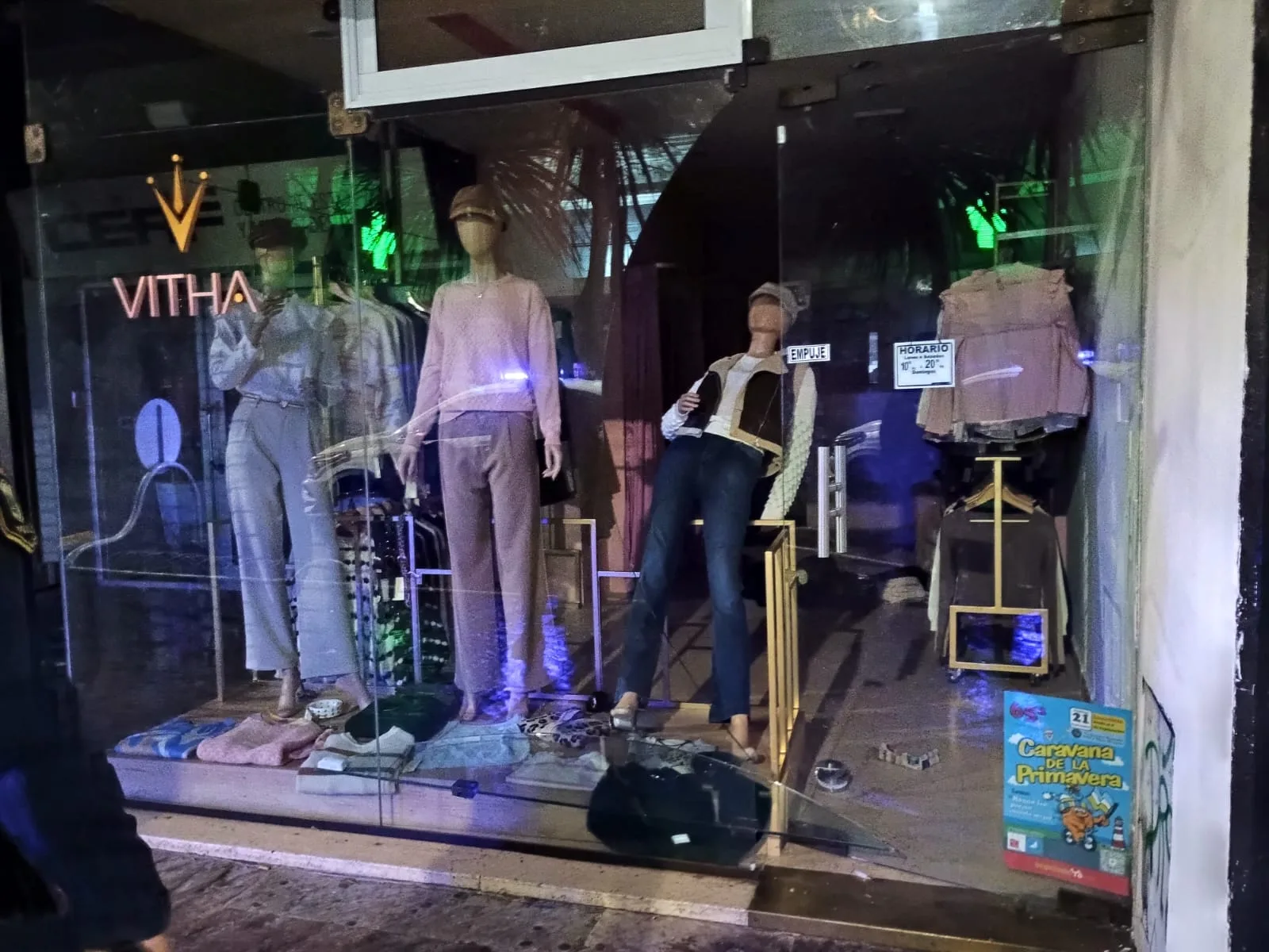 Rompieron la vidriera de un local de ropa en Rivadavia y fueron detenidos tras esconderse en un departamento WhatsApp Image 2025-09-01 at 09.22.45