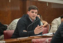 Cheppi acusa a Montenegro de abandonar la ciudad y abrir la puerta a la privatización