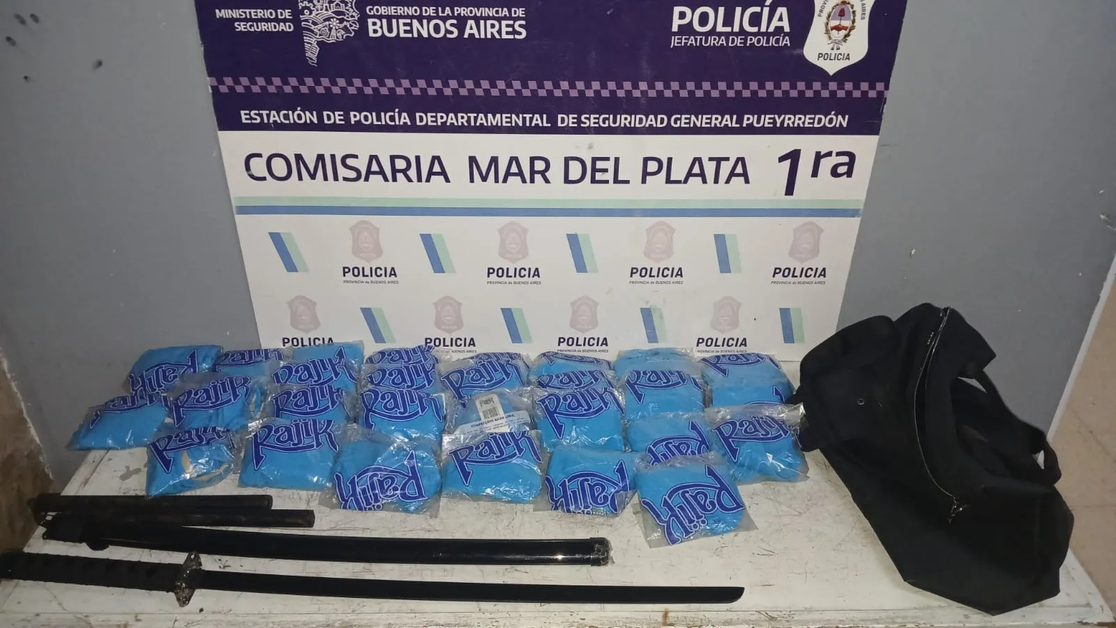 Detuvieron a un hombre con un sable samurái y bikinis robadas: tenía antecedentes por robo y abuso WhatsApp Image 2025-10-29 at 08.48.20