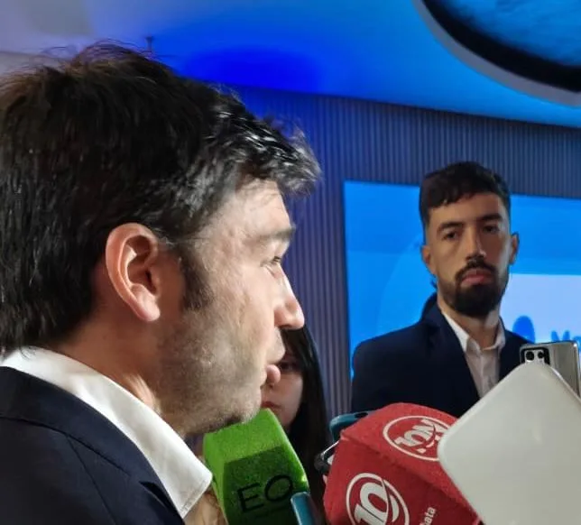 Ignacio Torres en Radio 10 Mar del Plata: “Los gobernadores no pedimos pavadas, pedimos que se discuta lo importante” WhatsApp Image 2025-10-16 at 15.58.28