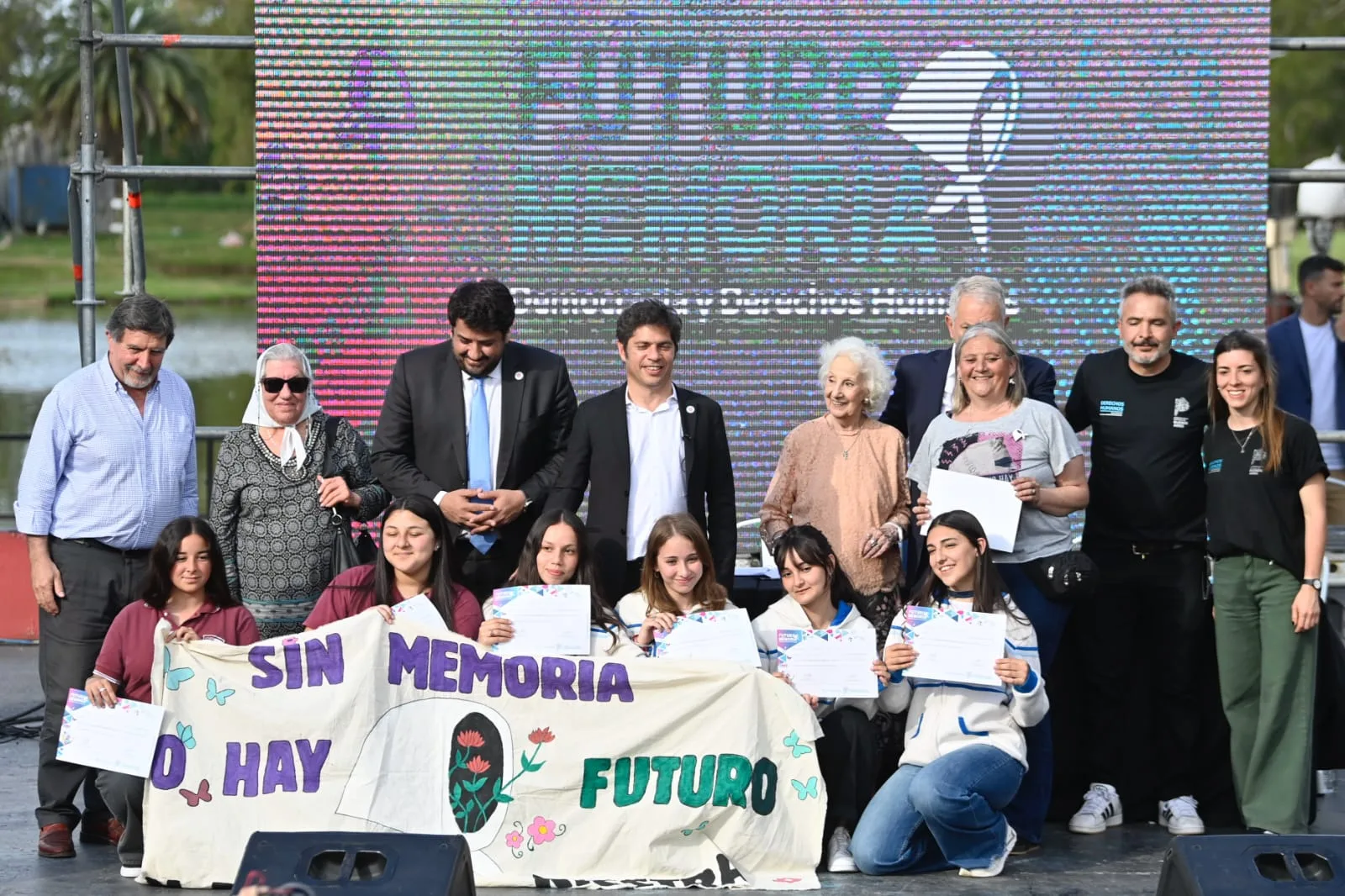 Kicillof cerró en La Plata la 5° edición de “Futuro Memoria” ante más de 15 mil jóvenes WhatsApp Image 2025-10-15 at 18.50.37