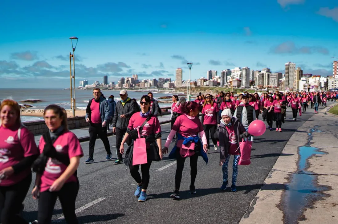 Mar del Plata impulsa jornadas de prevención y una caminata solidaria por el Día Mundial de la Lucha contra el Cáncer de Mama WhatsApp Image 2025-10-01 at 09.18.32