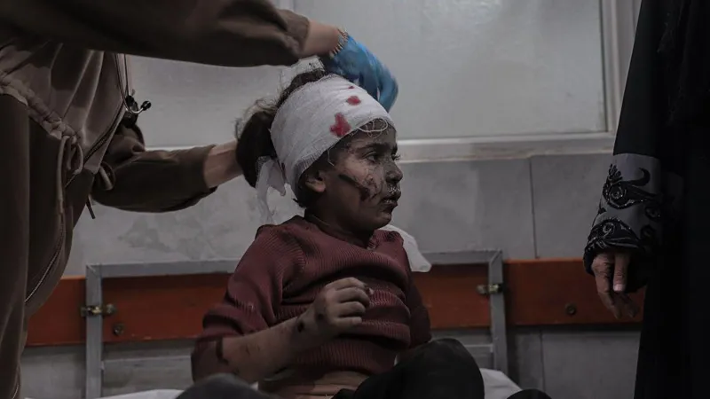 Al menos 25 palestinos murieron en nuevos bombardeos en Gaza y crece la tensión pese al acuerdo de cese del fuego Palestinians