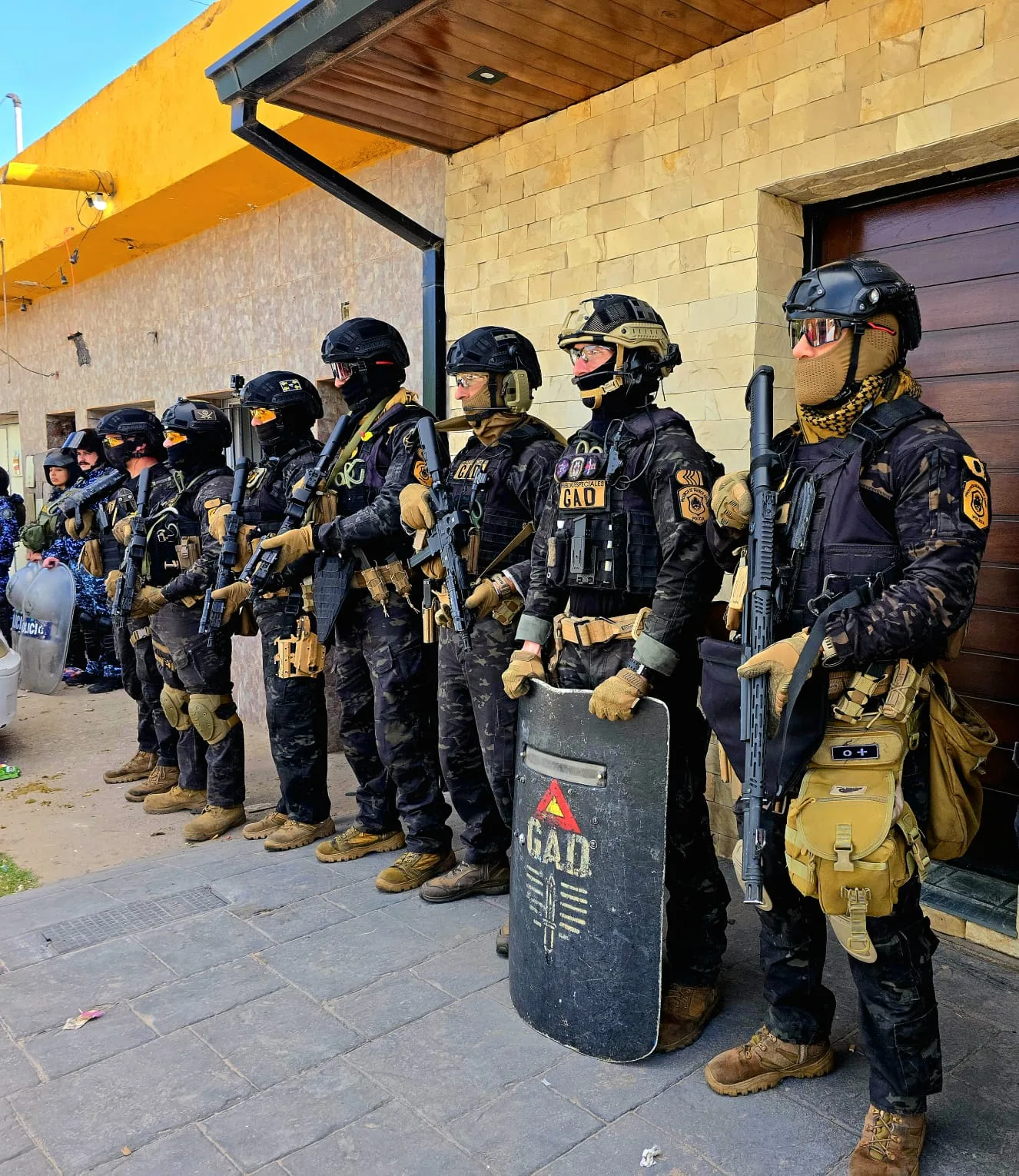 allanaron una casa en gutemberg y recuperaron una moto robada, electrodomésticos y dólares sustraídos WhatsApp Image 2025-11-19 at 08.45.19 (1)