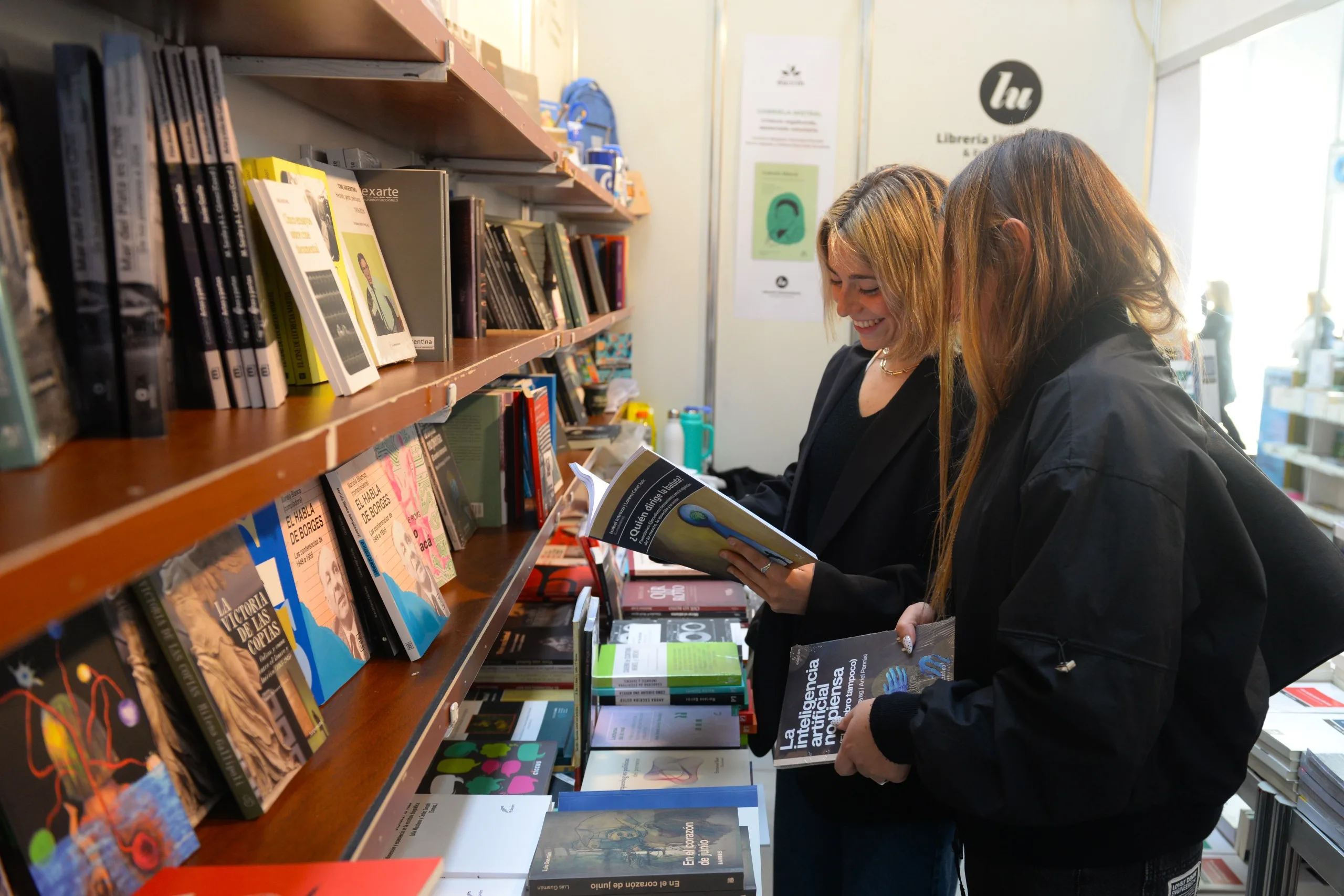 Continúa la Feria del Libro “Mar del Plata Puerto de Lectura” en su 20ª edición Continúa la Feria del Libro “Mar del Plata Puerto de Lectura” en su 20ª edición
