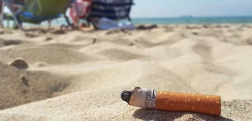Mar del Plata aplicará multas a quienes fumen fuera de las zonas autorizadas en la playa desde diciembre playa