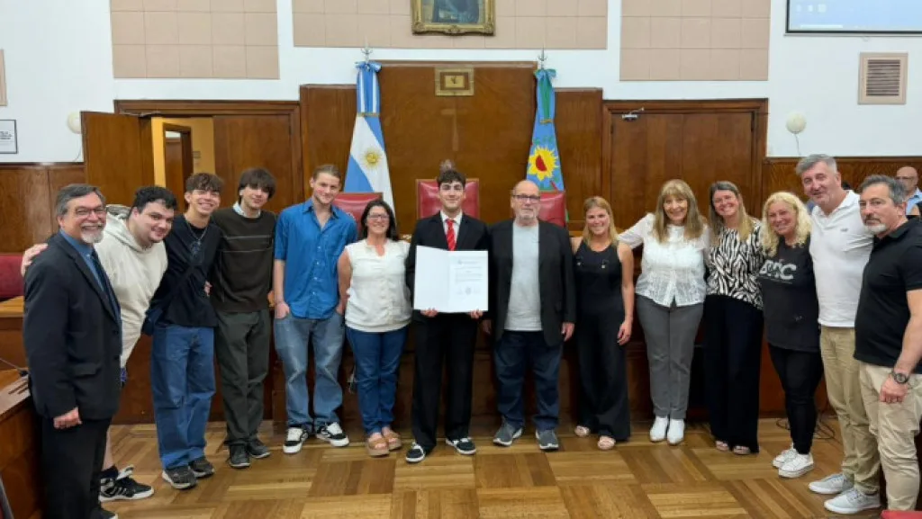 Reconocen al joven marplatense Mateo Uranga por su desempeño en Modelo Naciones Unidas Reconocen al joven marplatense Mateo Uranga por su desempeño en Modelo Naciones Unidas