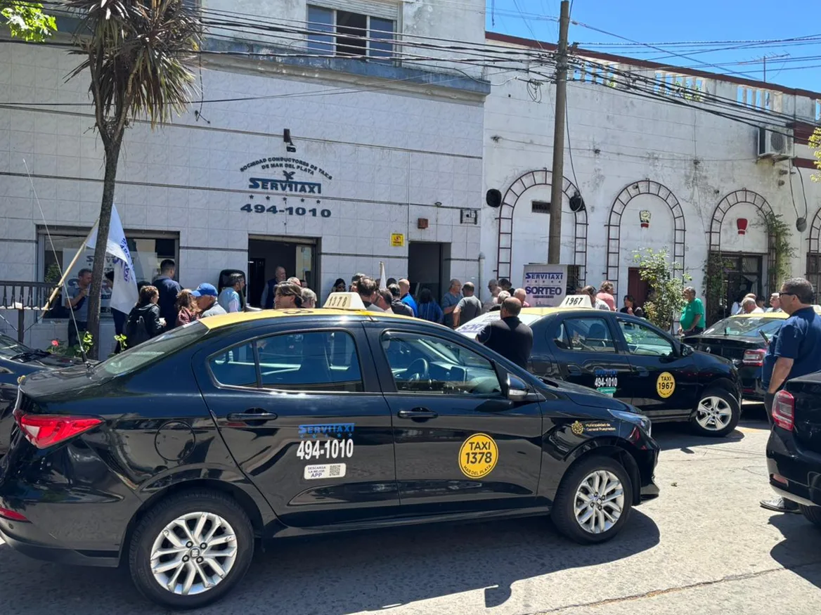 Servitaxi celebró el Día del Taxista con sorteos y reclamos al Municipio Servitaxi