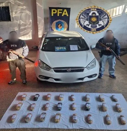 Operación “Tanque Lleno”: la Policía Federal desbarató una banda narco y secuestró 48 kilos de cocaína en Jujuy WhatsApp Image 2025-11-01 at 13.51.33 (1)