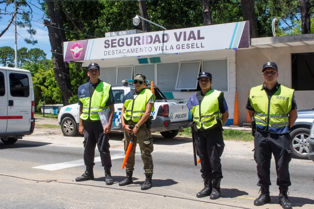 Operativo Sol a Sol: llegó a Villa Gesell la primera avanzada de 130 efectivos para la temporada 07a0ac93-0857-44f0-8542-0f91fe5d6475