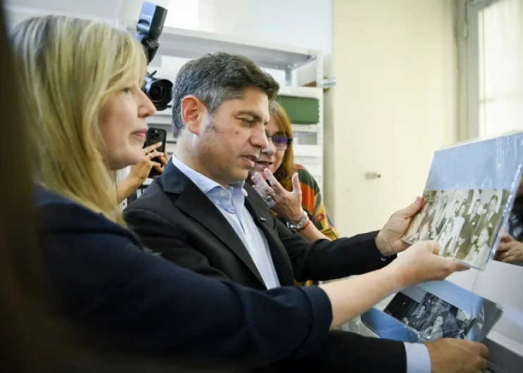 El gobernador Axel Kicillof en el Archivo Histórico