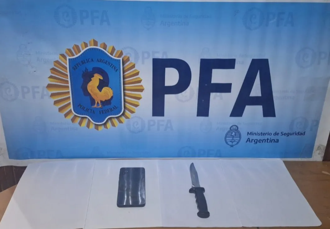 Grafitis satánicos y amenazas de muerte: el DFI detuvo en Bahía Blanca a un hombre por intimidaciones contra la comunidad judía y el presidente Milei WhatsApp Image 2025-12-19 at 15.15.57