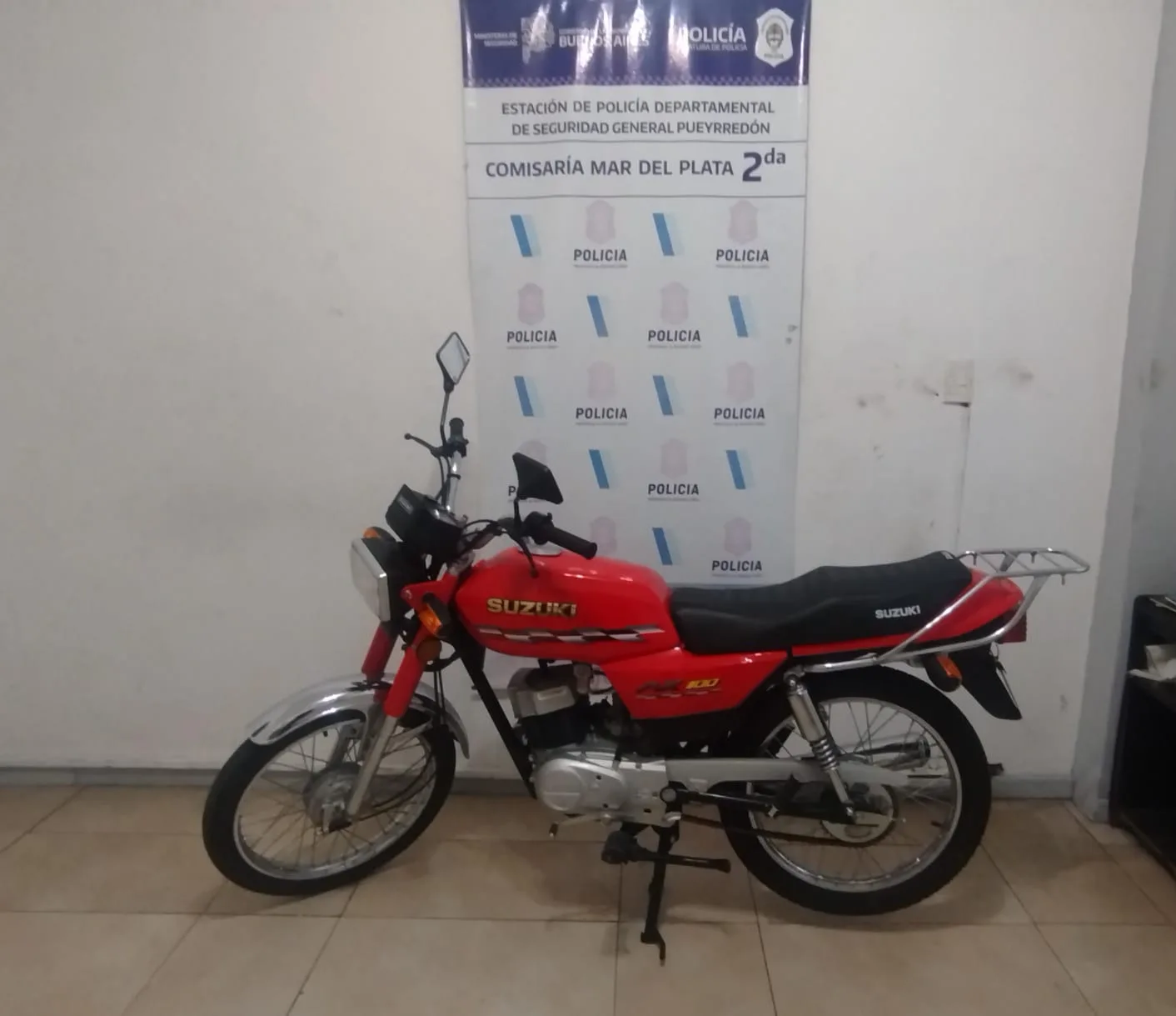Atraparon a un adolescente tras un intento de robo de una moto en el centro WhatsApp Image 2025-12-31 at 09.11.42