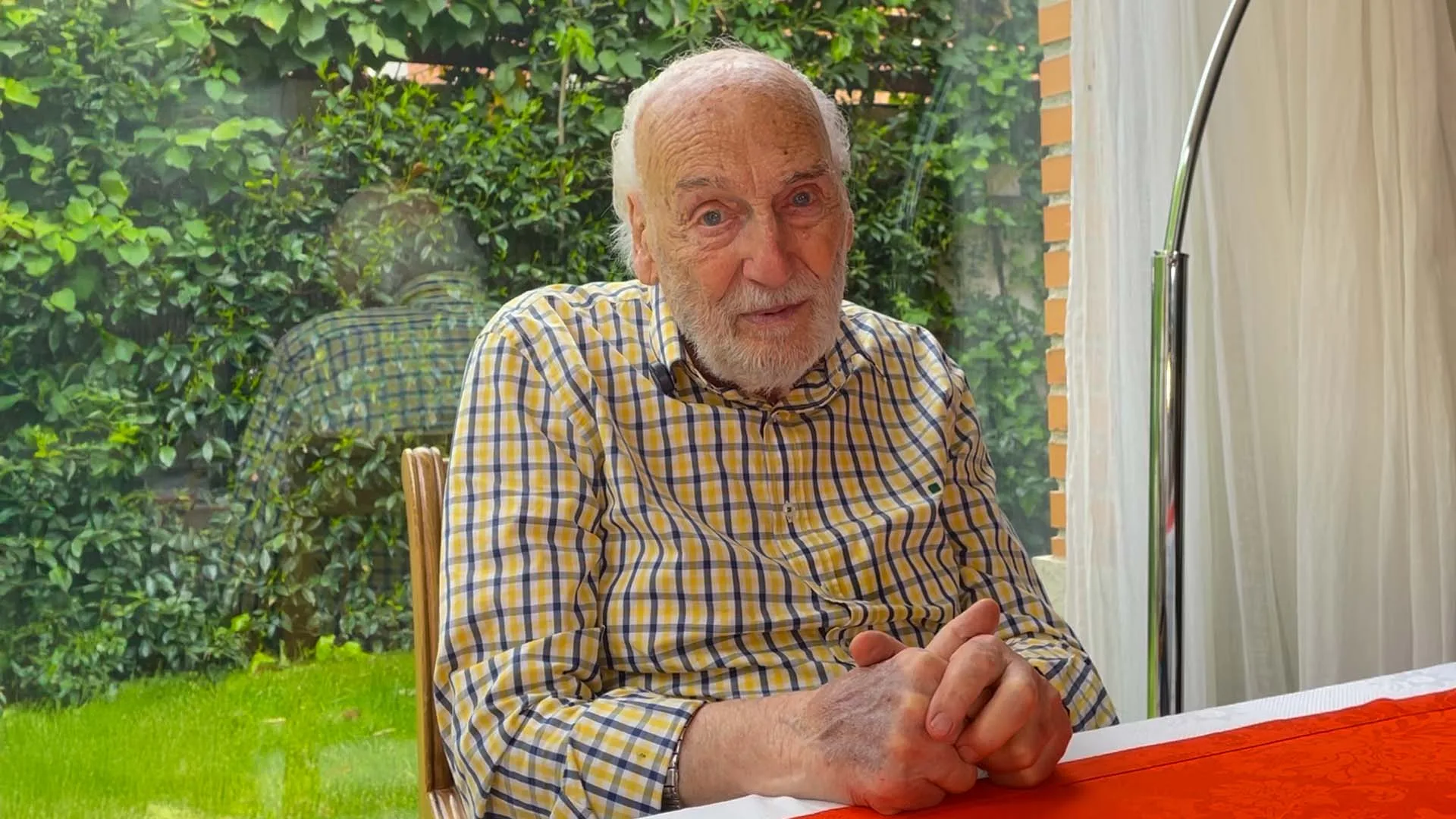 Héctor Alterio, leyenda del cine y teatro argentino, falleció a los 96 años en Madrid h.alterio10