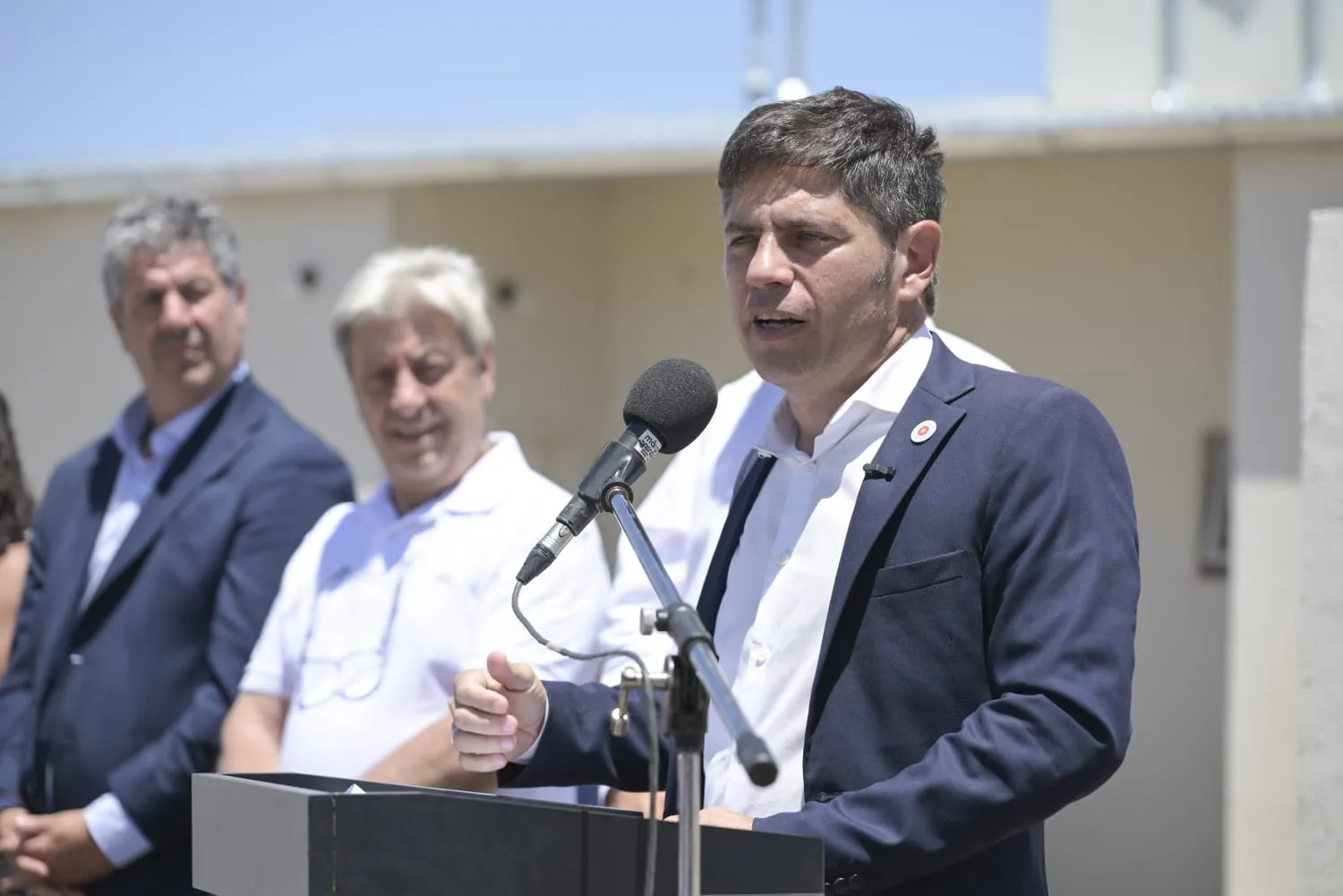 Kicillof recorrió obras del plan hídrico en Bahía Blanca y entregó viviendas a familias de la UOM 43d84b31-82f2-4dc0-b114-2170b79fe5f1