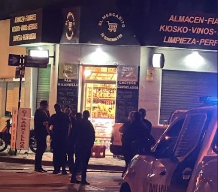Un almacenero mató a tiros a dos delincuentes que intentaron asaltarlo en el barrio San José foto gentileza lacapitalmdp