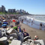 Con picos los fines de semana, enero deja un saldo favorable para el turismo marplatense MAR DEL PLATA - PLAYA