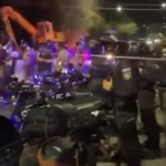 Santa Fe: el Gobierno avanzará con sanciones a policías tras el acuartelamiento y los choques internos durante una protesta Policías de Santa Fe llevaron adelante una nueva protesta salarial junto a sus familiares